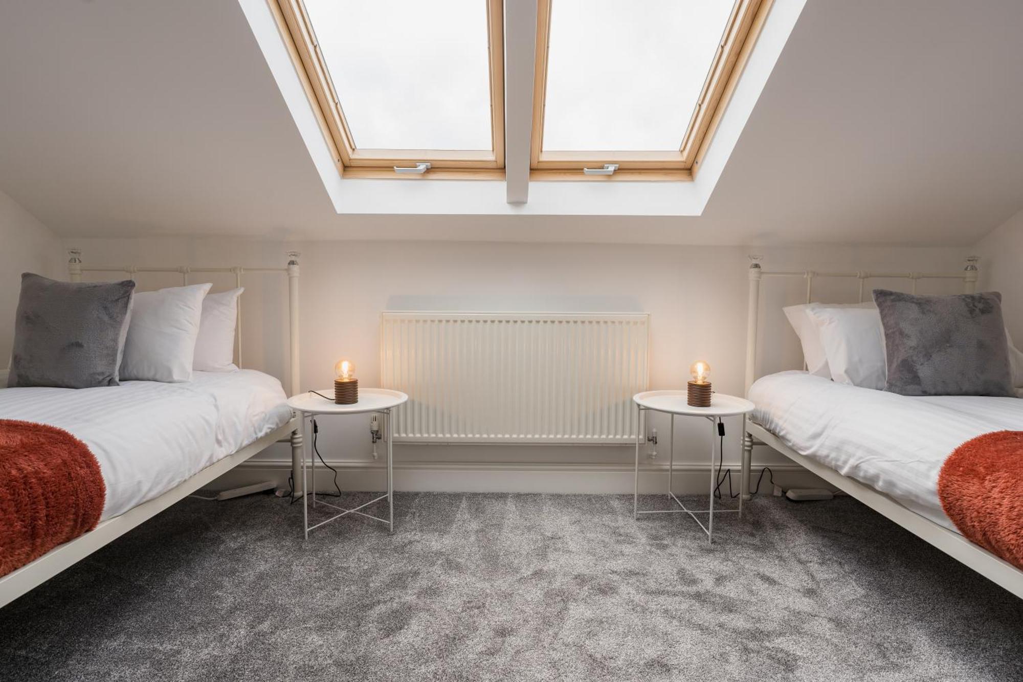 Beautifully Done 5 Bed Barn Conversion In Heswall - Sleeps Up To 10 Exterior foto