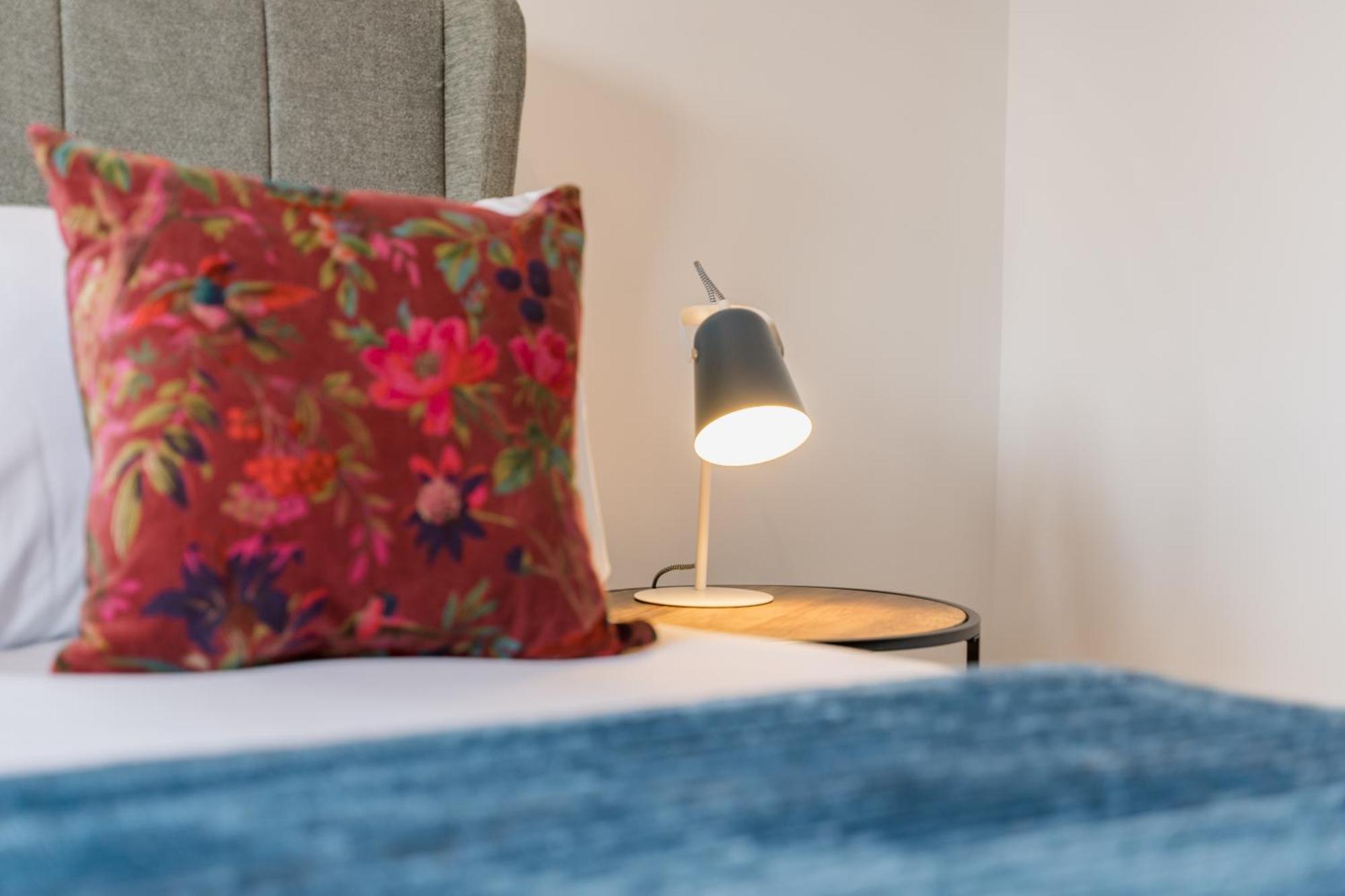 Beautifully Done 5 Bed Barn Conversion In Heswall - Sleeps Up To 10 Exterior foto