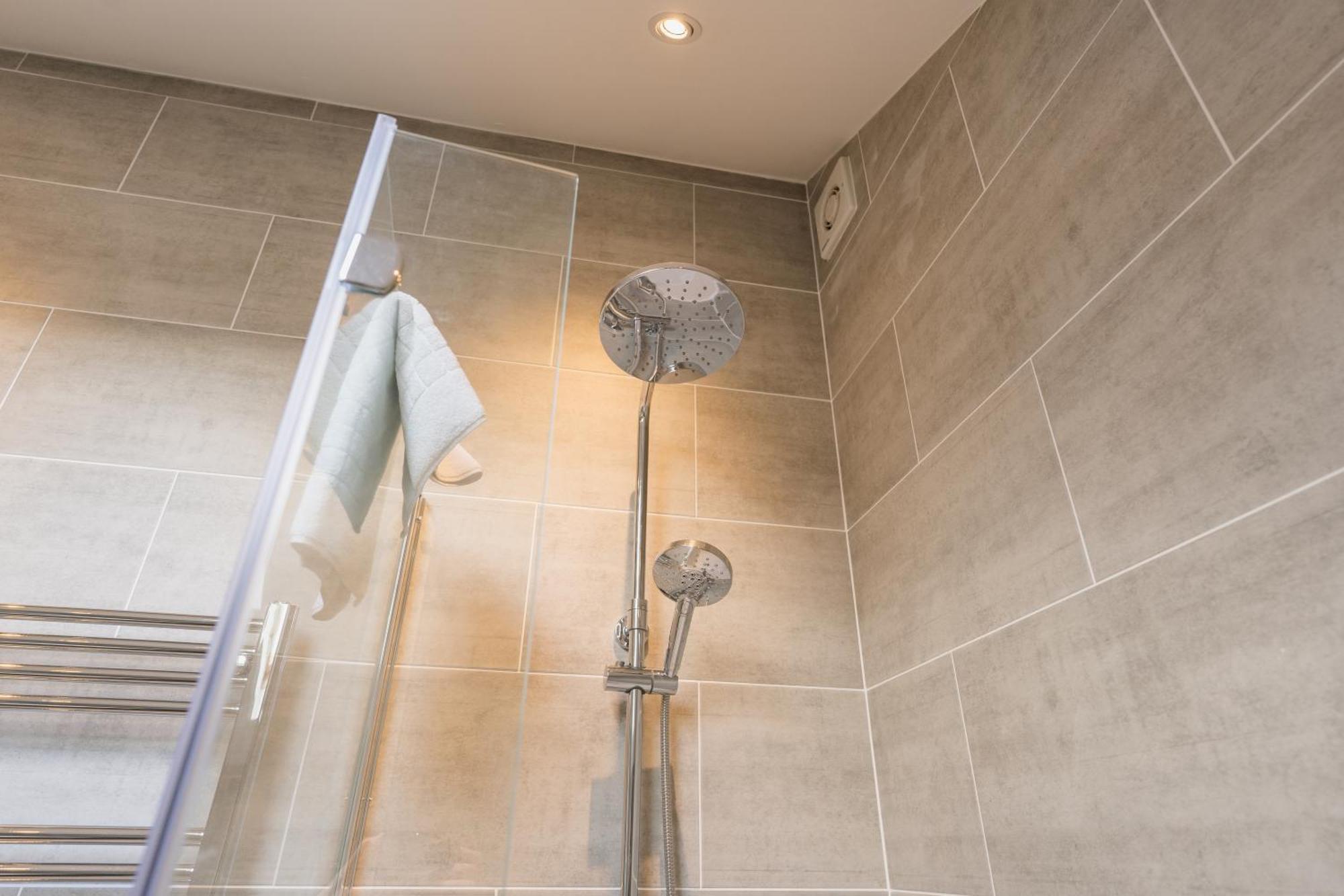 Beautifully Done 5 Bed Barn Conversion In Heswall - Sleeps Up To 10 Exterior foto